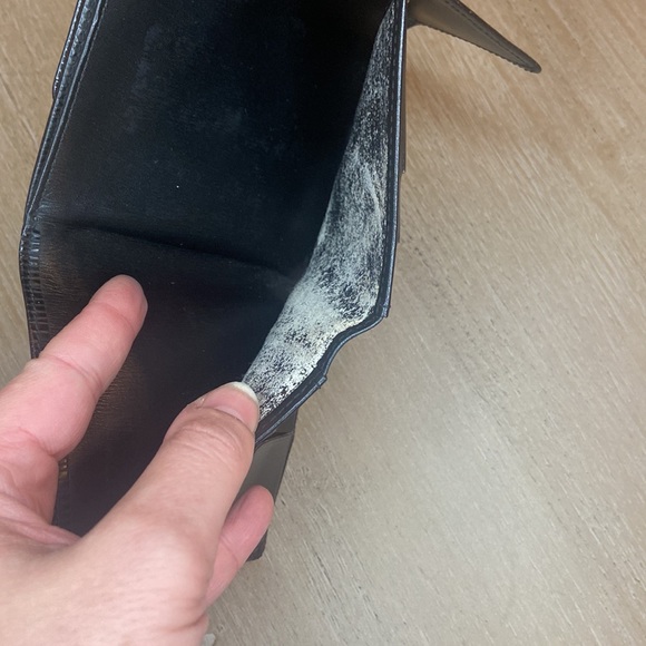 Louis Vuitton Epi Porte Feiulle Elise Trifold Wallet - Picture 10 of 12